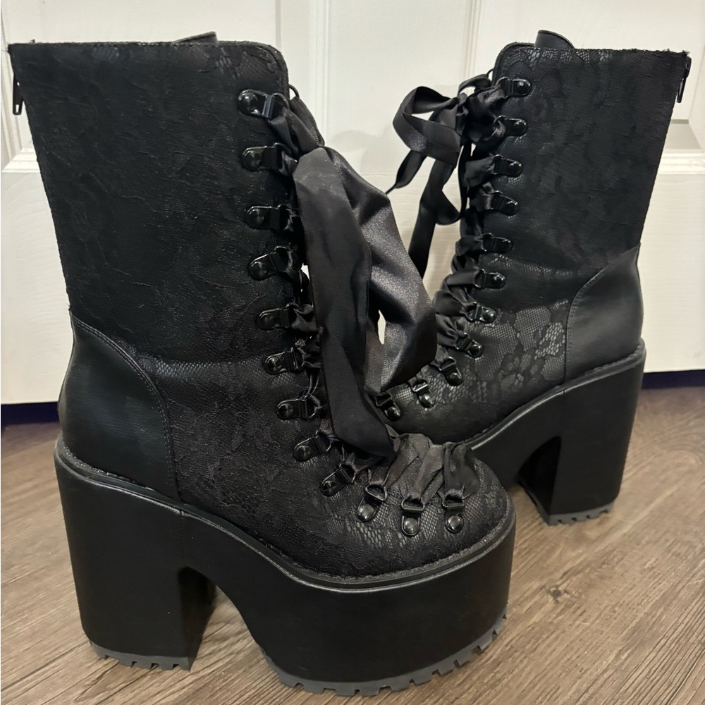YRU Absinthe Lace Platform Boots